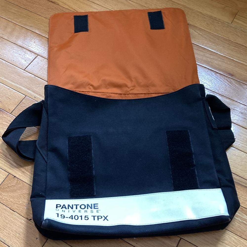 Pantone Messenger Bag - Picture 2 of 15